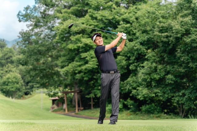 ゴルフスイングの写真